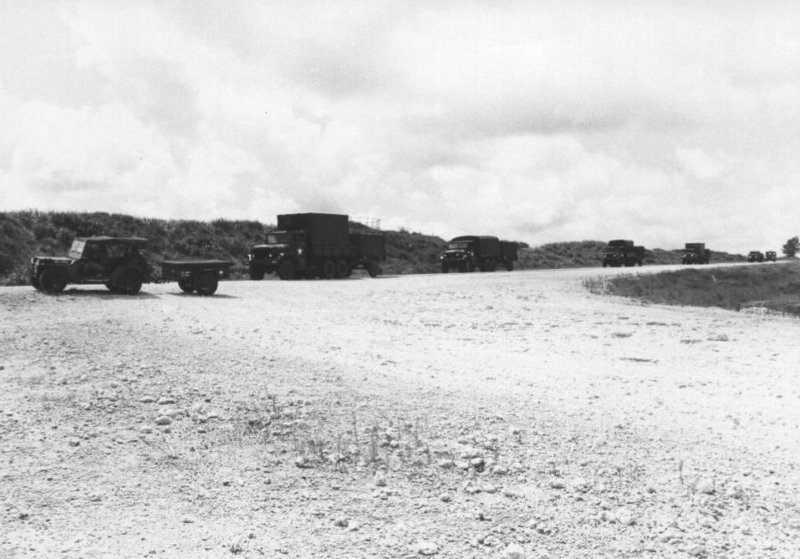 partofavietnamsignalconvoy.jpg