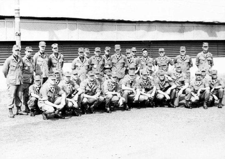 tomahawksspring1968groupphoto.jpg