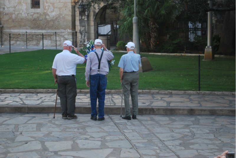alamowreathlayingceremony4.jpg